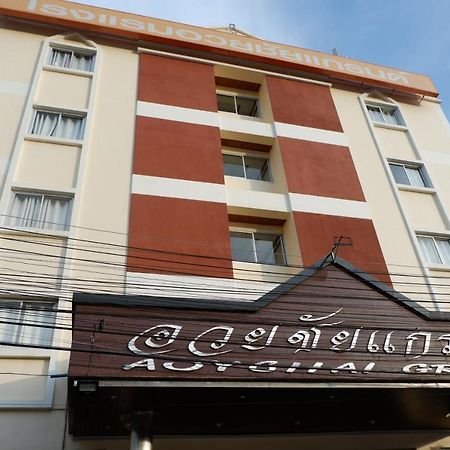 Auychai Grand Hotel Lang Suan Buitenkant foto