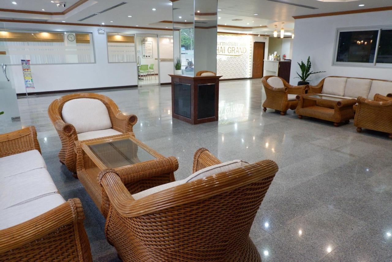 Auychai Grand Hotel Lang Suan Buitenkant foto