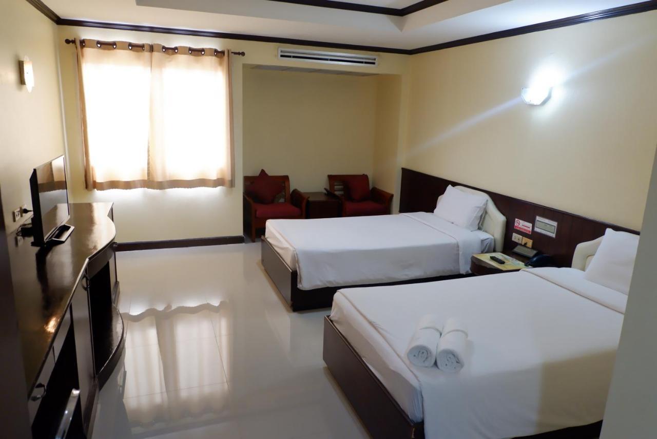 Auychai Grand Hotel Lang Suan Buitenkant foto