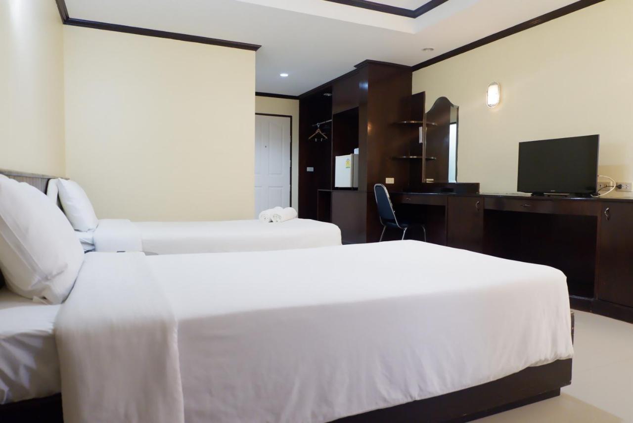 Auychai Grand Hotel Lang Suan Buitenkant foto