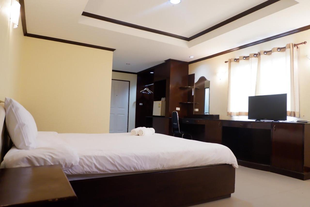 Auychai Grand Hotel Lang Suan Buitenkant foto